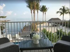 #7 Waterfront 4bed 3bath Pool Home