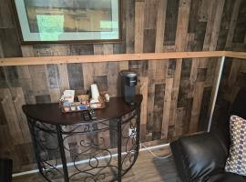 Misty River RV Park，位于蒂拉穆克的酒店