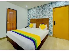VARANASI HOTEL PV LUXUARY Near Kashi Vishwanath temple - A Luxuary Hotel In Varanasi