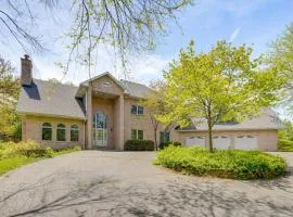 Hot Tub and Sauna Hoffman Estates Villa in Elgin!