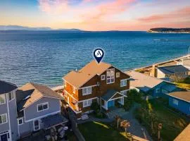 Waterfront 4BDR w Deck Stunning Views Fire Pit Cedar Street by AvantStay