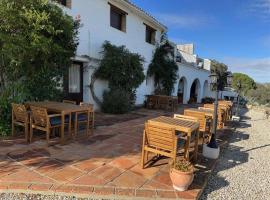Farmhouse in Andalusia with Private Pool，位于Algámitas的酒店