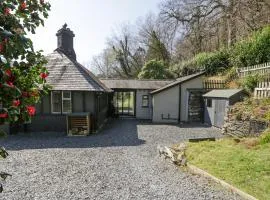 Bwthyn y Coediwr The Woodcutters Cottage