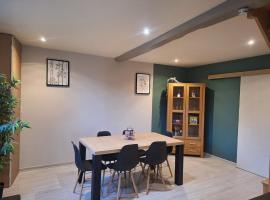Maison cosy au calme avec jardin clos sans vis a vis, proche de vichy, clermont-ferrand, riom,，位于Saint-André-le-Coq的酒店