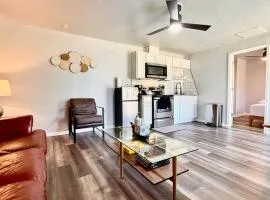 Plaza District Budget Studio Full Kitchen #20a