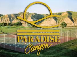 Paradise Canyon Golf Resort - Luxury Condo M401，位于莱斯布里奇的酒店