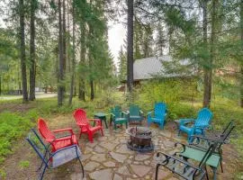 1 Mi to Lake Easton Cozy Cascades Cabin!