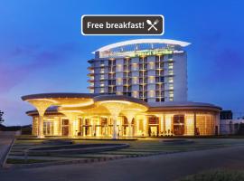 Hotel Santika Premiere Kota Harapan Indah，位于Tanahapit的酒店
