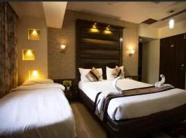 Redwings Castle Hotel