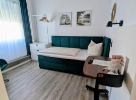 Schäfers Hotel, Self-Check-in, Cafe und Bäcker am Hotel，位于弗希塔的酒店