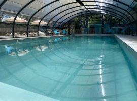 Camping du Chêne，位于Saint-Julien-de-Concelles的酒店
