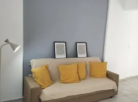 Top Floor Apartment near Olympia