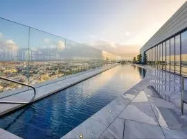 Superlative 24th Floor Apartment Mercury Tower