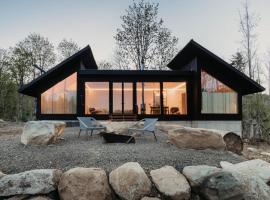 Maple Falls Cabin 58 - Wi-Fi - Pets Ok - Views - Vc，位于Maple Falls的酒店
