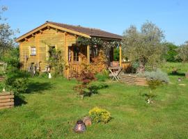 chalet bois pleine campagne à Pontigny，位于Pontigny的酒店