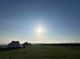 Springfield glamping，位于Marwood的豪华帐篷
