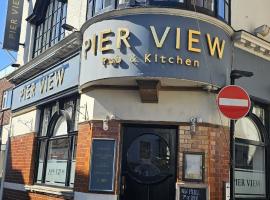 Pier View Apartments，位于考斯的酒店