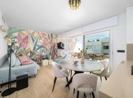 Flamenco Garden, GF design apt, heated pool, at Golf Resort - By Oyoostays，位于阿尔戈法的酒店