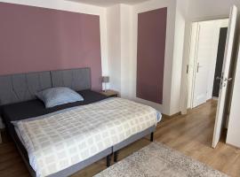 Gemütliches Appartement 1 - mit Küche und Bad zur Eigennutzung -Schuster Homes-，位于Vechelde的酒店