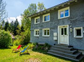 Mit Blick auf Bergwiesen - Familienfreundliches Bauernhaus im Westallg&auml;u，位于魏勒-锡默贝格的别墅