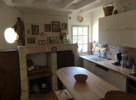 Charming cottage in the Loire Valley castles，位于Candes-Saint-Martin的酒店