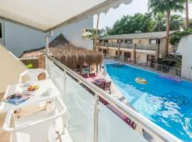 Tropic Beach Club & Resort - Side