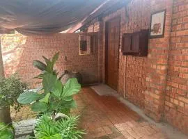 Lelangit Inn