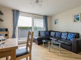 Bay Retreat- Moments from Hamworthy Park，位于浦耳的酒店