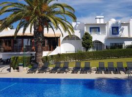 佩斯塔纳棕榈花园酒店，位于卡武埃鲁的酒店