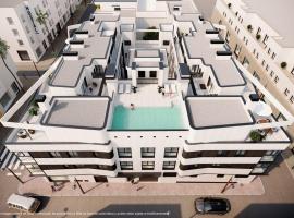 Iceberg Luxury BS51 con terraza, parking y piscina，位于塔里法的酒店