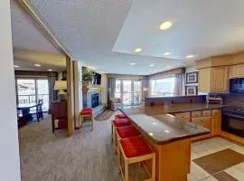 Crestwood 2217 Deluxe 2 Bedroom Grand