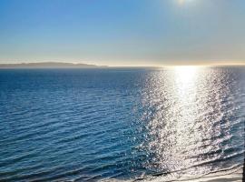 Departamentos Playa Bellavista 2025，位于托梅的酒店