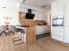 Apartment Klagenfurt Center with Free Parking - RING41