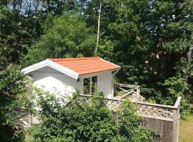 Cosy cottage on Brännö island，位于Brännö的酒店