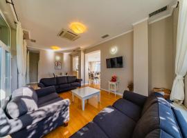 鹏斯内贝拉克酒店，位于阿拉德的酒店