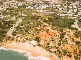 Kimpton Atlantico Algarve by IHG，位于阿尔布费拉的酒店