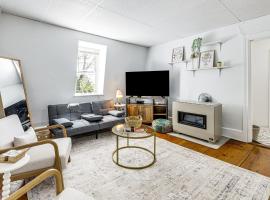 Explore Dtwn, Parks and Colleges Cozy Worcester Apt，位于伍斯特的酒店