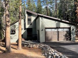 Glacier Forest Getaway HOA Access，位于特拉基的酒店