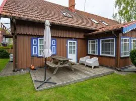 Apartamentas ''Jūratė'' 6-8 asmenims su sauna, privačiu kiemeliu prie jachtklubo.