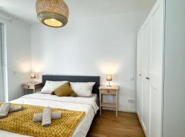 HolidayHome Apartments I Airport Deluxe Condo with Terrace