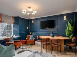 Sapphire Suite, The Stirling Residence