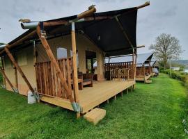 Camping de Rozenhof - Glamping tent 4 pers，位于费伦的豪华帐篷营地