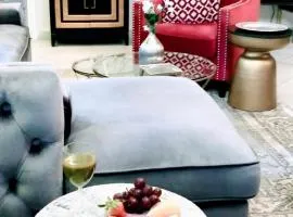 Welcome to Grande Lux - Boutique Hotel Style- 20 mins to NYC Times Square