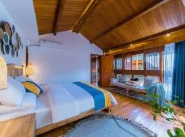 Lijiang half yard hotel