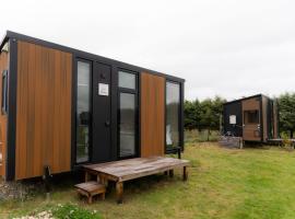 Saffrondreams Farmstay by Tiny Away，位于West Eyreton的酒店