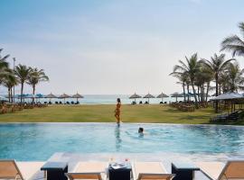 Wyndham Hoi An Royal Beachfront Resort & Villas，位于会安的酒店