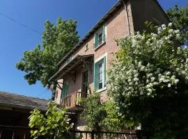 Maison Rénovée avec Jardin et WIFI à La Roche-Posay - FR-1-541-173