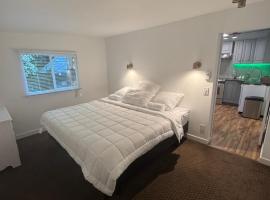 Sasha-Home 538 Brookmere Ave，位于高贵林的酒店