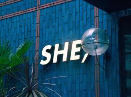 Hotel She, Osaka，位于大阪的酒店