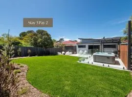Kennington Beach Getaway with Spa